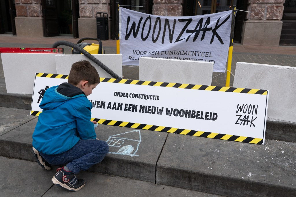 Lokale middenveldorganisaties leggen eerste steen voor een rechtvaardig woonbeleid |&nbsp;Woonzaak
